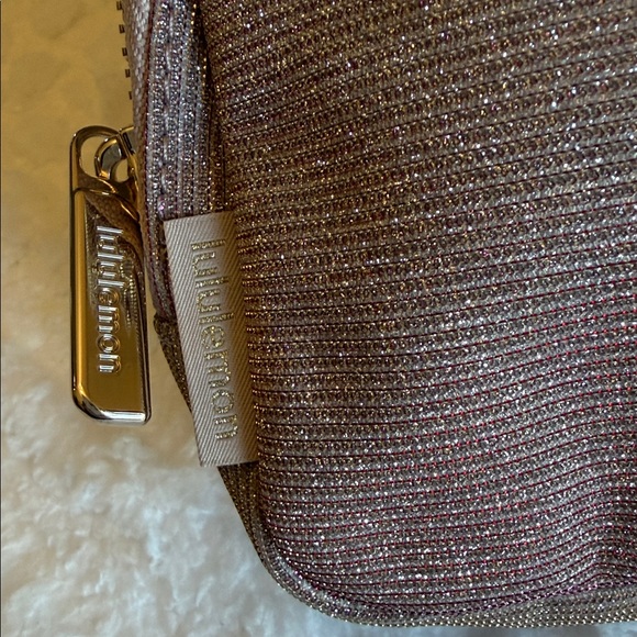 🆕 LULULEMON Everywhere Belt Bag 1L Glitter Pink Champagne/Muse/Gold NWT - Picture 11 of 17
